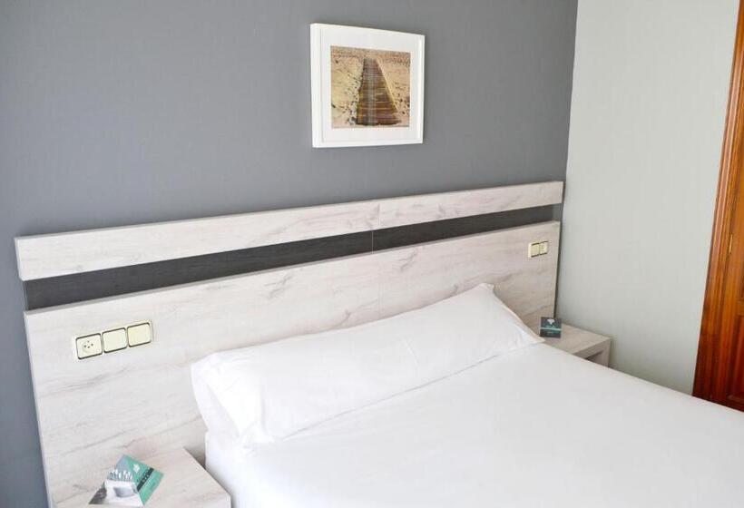 اتاق اکونومی, Alda Puerta Coruna