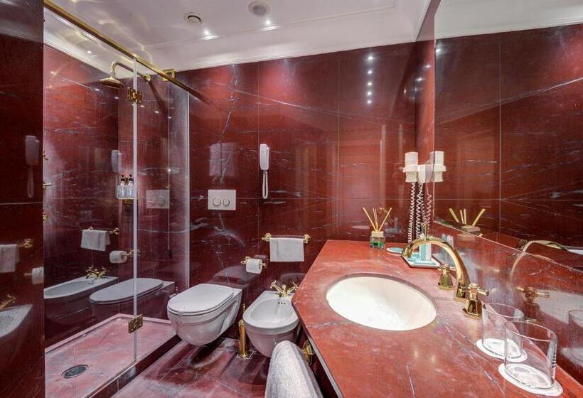 سوییت جونیور, Ai Reali   Small Luxury Hotels Of The World