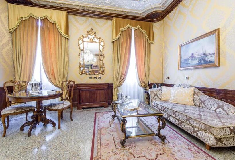 سوییت جونیور, Ai Reali   Small Luxury Hotels Of The World