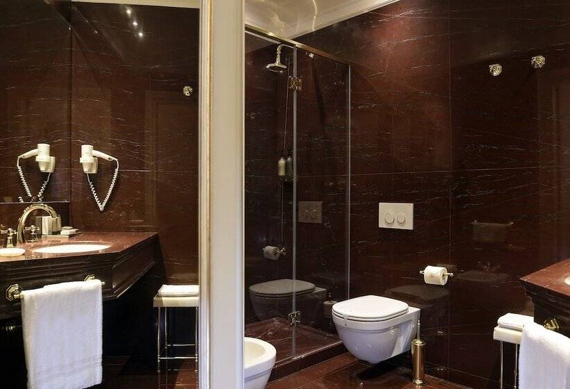 سوییت جونیور, Ai Reali   Small Luxury Hotels Of The World