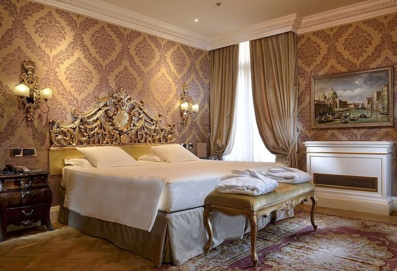 سوییت جونیور, Ai Reali   Small Luxury Hotels Of The World