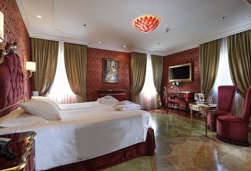 سوییت جونیور, Ai Reali   Small Luxury Hotels Of The World