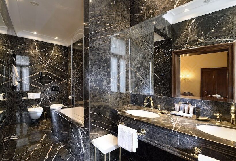 سوئیت با چشم‌انداز, Ai Reali   Small Luxury Hotels Of The World