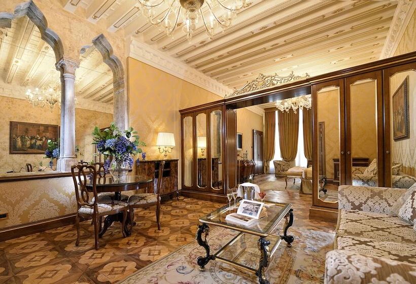 سوئیت با چشم‌انداز, Ai Reali   Small Luxury Hotels Of The World