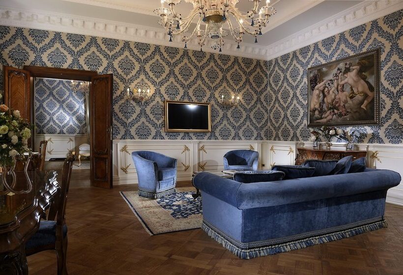 سوئیت با چشم‌انداز, Ai Reali   Small Luxury Hotels Of The World