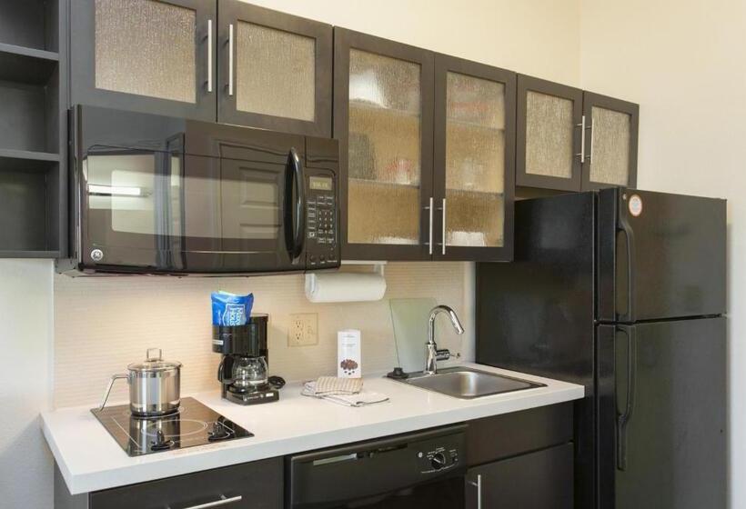 Студия Стандарт, Candlewood Suites San Marcos, An Ihg
