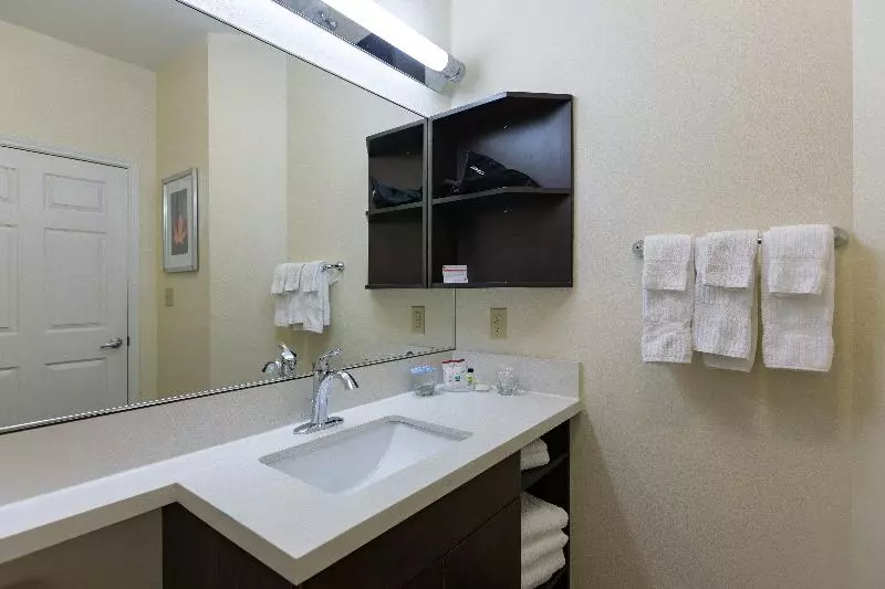 キングサイズベッドのスイートルーム, Candlewood Suites San Marcos, An Ihg