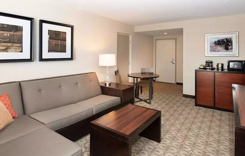 デラックススイート, Doubletree By Hilton Hotel & Suites Charleston Airport