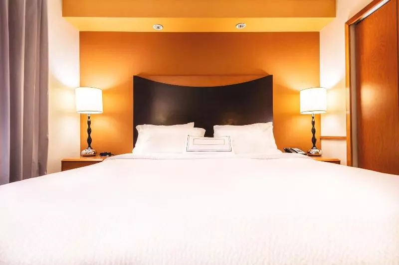 キングサイズベッドのスタンダードルーム, Fairfield Inn & Suites Redding