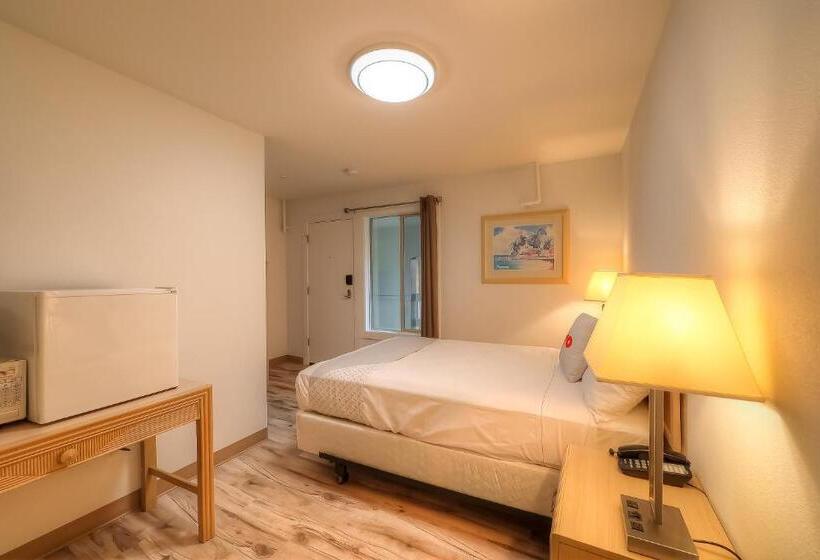 Номер Стандарт, Knights Inn Newport
