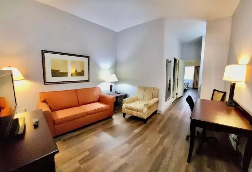 Sviitti Liikuntarajoitteisille, Red Roof Inn & Suites Midland