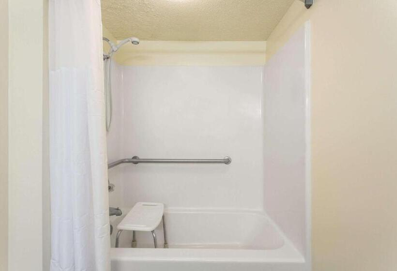 غرفة قياسية لذوى الاحتياجات الخاصة, Super 8 By Wyndham Monticello