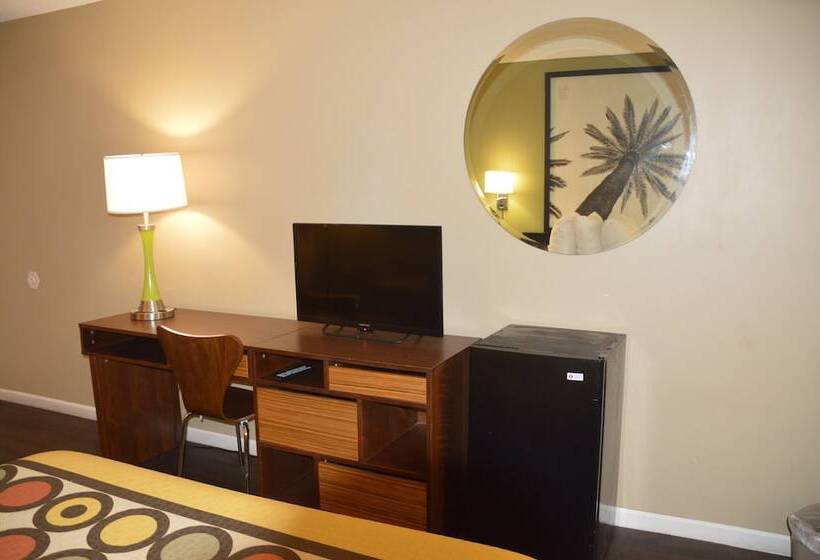 غرفه قياسيه سريرين مزدوجين, Super 8 By Wyndham Monticello