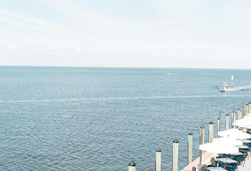 جناح مزوَّد بشرفة, The Suites At Fishermen S Village   2 Bedroom Suites