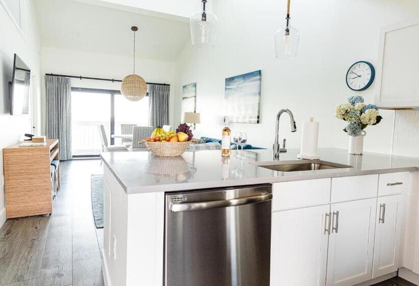 جناح مطلّ علي حمام السباحة, The Suites At Fishermen S Village   2 Bedroom Suites