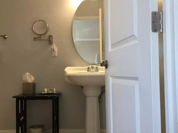 デラックスルーム, Beach Bungalow Inn And Suites