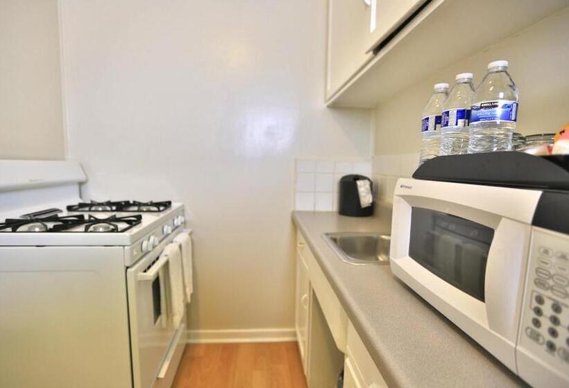 جناح ديلوكس سرير كينج, Beach Bungalow Inn And Suites