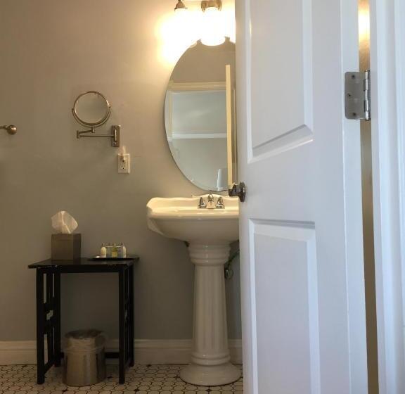 غرفة ديلوكس سرير كينج, Beach Bungalow Inn And Suites