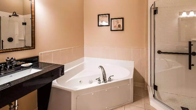 スタンダードルーム, Best Western Plus Dutch Haus Inn And Suites