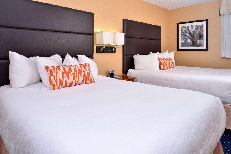 شقة غرفة واحدة, Best Western Plus Dutch Haus Inn And Suites