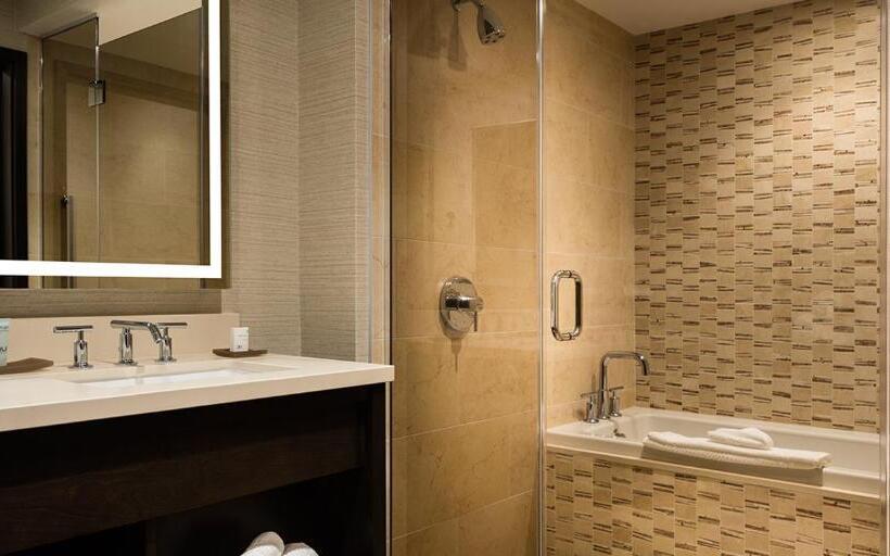 带大床的小型套房, Chumash Casino Resort