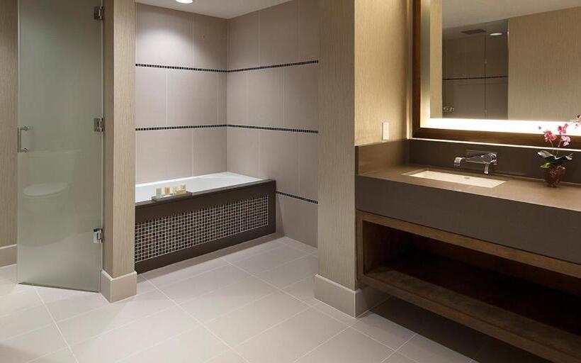 带大床的小型套房, Chumash Casino Resort