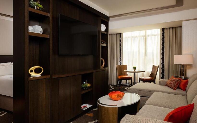 带大床的小型套房, Chumash Casino Resort