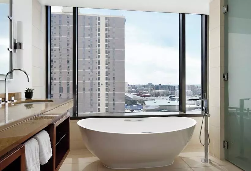 プレミアムスタジオ, Four Seasons Hotel Denver