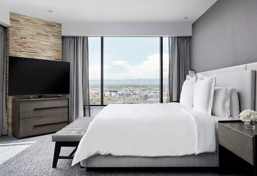 プレミアムスタジオ, Four Seasons Hotel Denver
