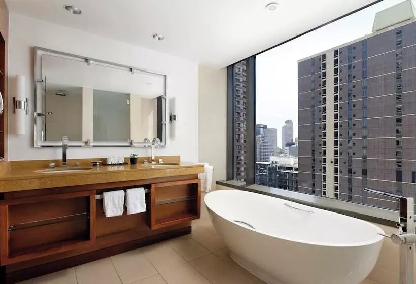 プレミアムスタジオ, Four Seasons Hotel Denver