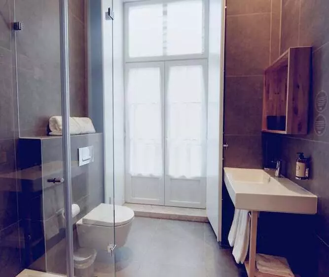 اتاق سوپریور, Hall Chiado
