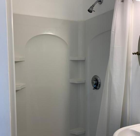 带大床的标准间, Lake Inn And Restaurant