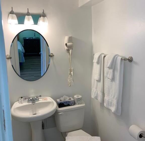 带大床的标准间, Lake Inn And Restaurant