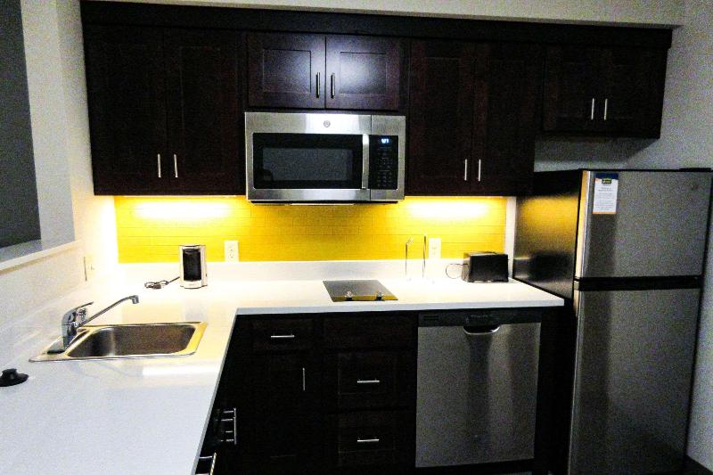 سوئیت با تخت بزرگ, Mainstay Suites Spokane Airport