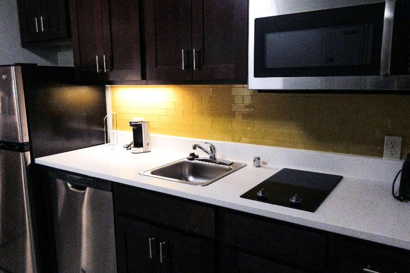 سوئیت با تخت بزرگ, Mainstay Suites Spokane Airport