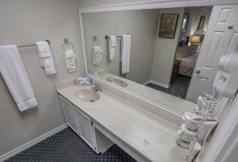 غرفة كلاسيكية رباعية, Marina Bay Resort