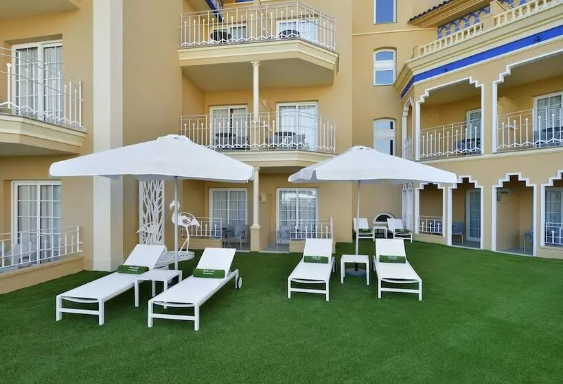 اتاق خانوادگی تودرتو, Meliá Isla Canela