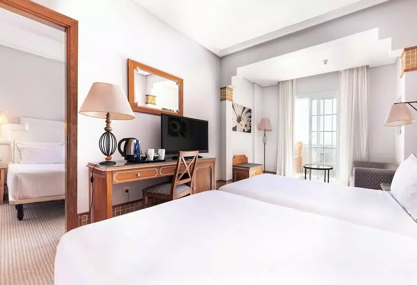 اتاق خانوادگی تودرتو, Meliá Isla Canela