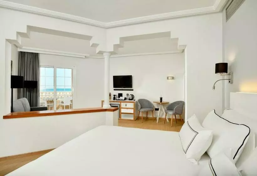 سوییت جونیور با چشم‌انداز دریا, Meliá Isla Canela