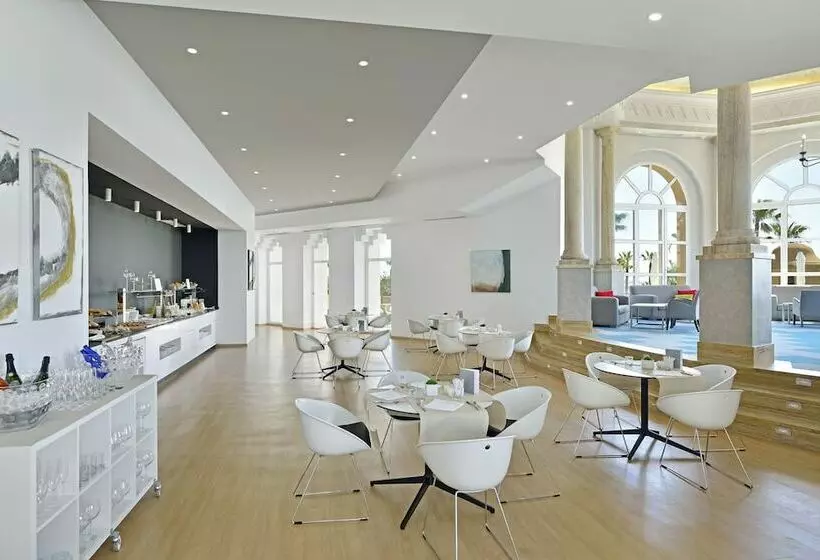 سوییت جونیور اجرایی, Meliá Isla Canela