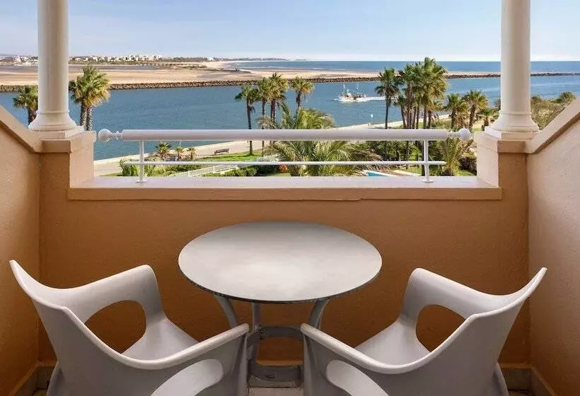 اتاق پرمیوم با چشم‌انداز دریا, Meliá Isla Canela
