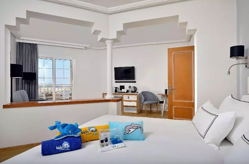 سوییت جونیور با چشم‌انداز دریا, Meliá Isla Canela