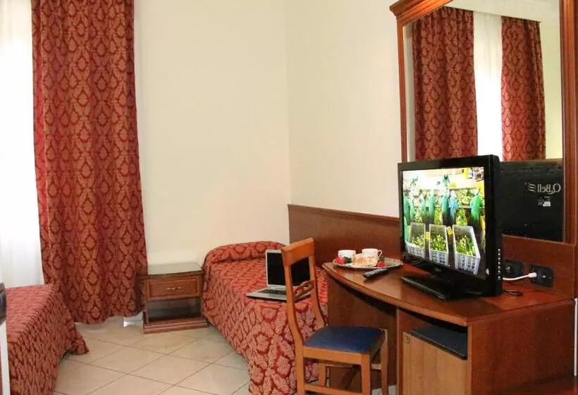 اتاق خانوادگی, Mirage