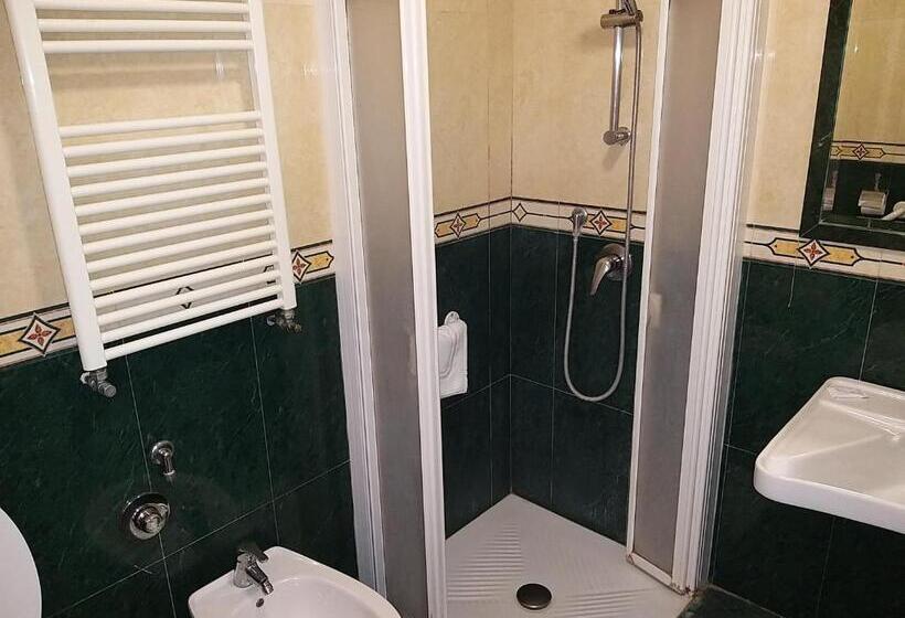 חדר סטנדרט מותאם לאדם עם מוגבלויות, Mirage