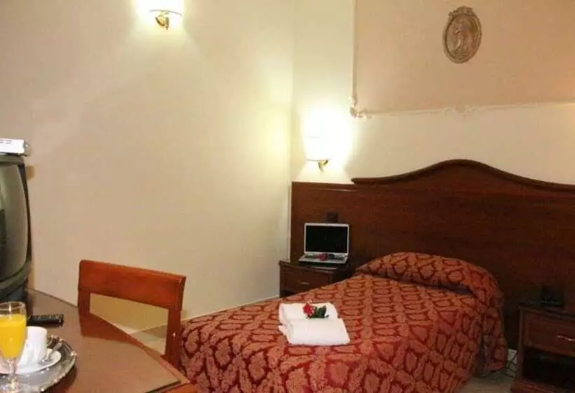 اتاق استاندارد یک نفره, Mirage