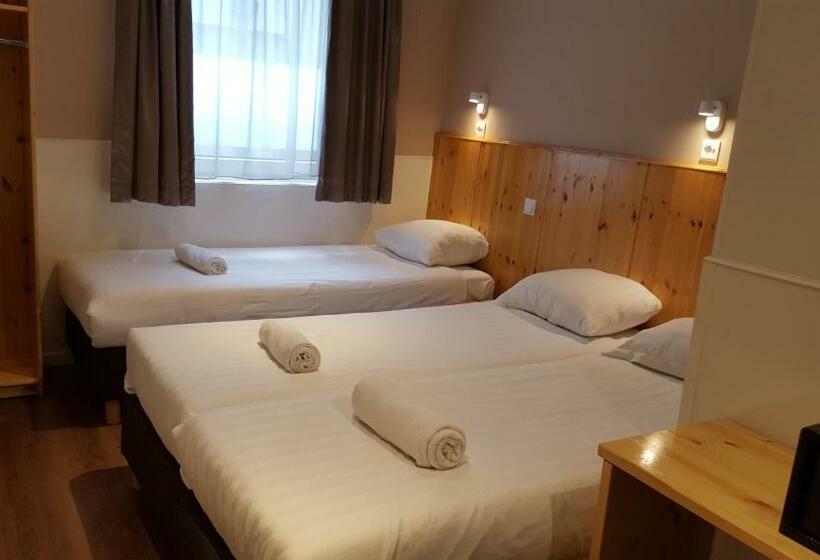 חדר סטנדרט לשלושה, Old Quarter