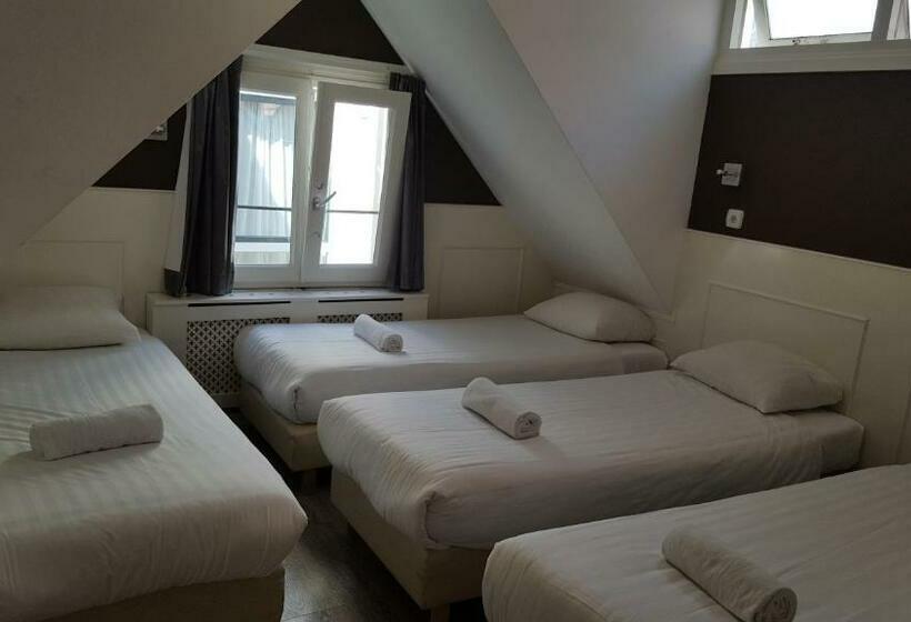 חדר סטנדרט לארבעה, Old Quarter