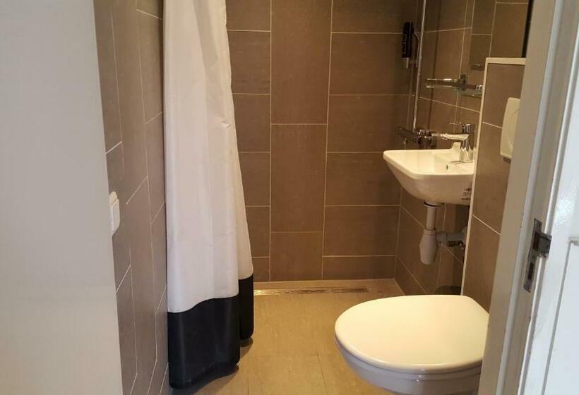 חדר סטנדרט, Old Quarter