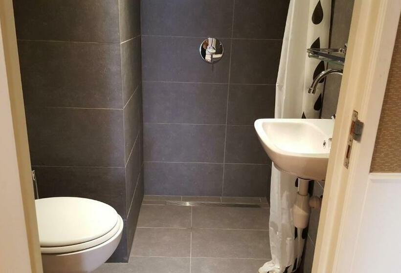 חדר סטנדרט, Old Quarter