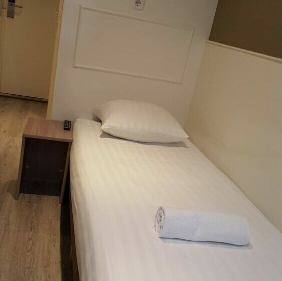 חדר סטנדרט יחיד, Old Quarter